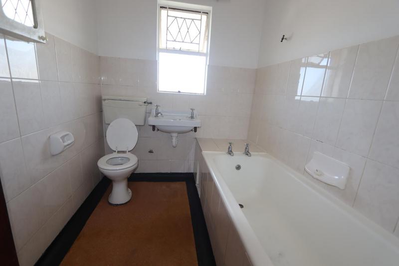 To Let 2 Bedroom Property for Rent in Lansdowne Western Cape